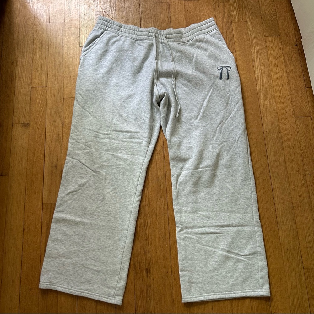 Hollister Gray Sweatpants with Bow Logo